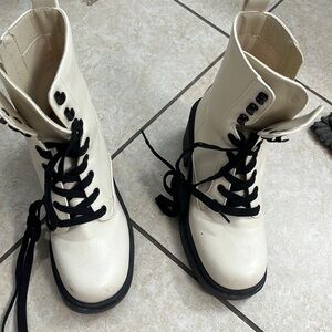 Combat boots